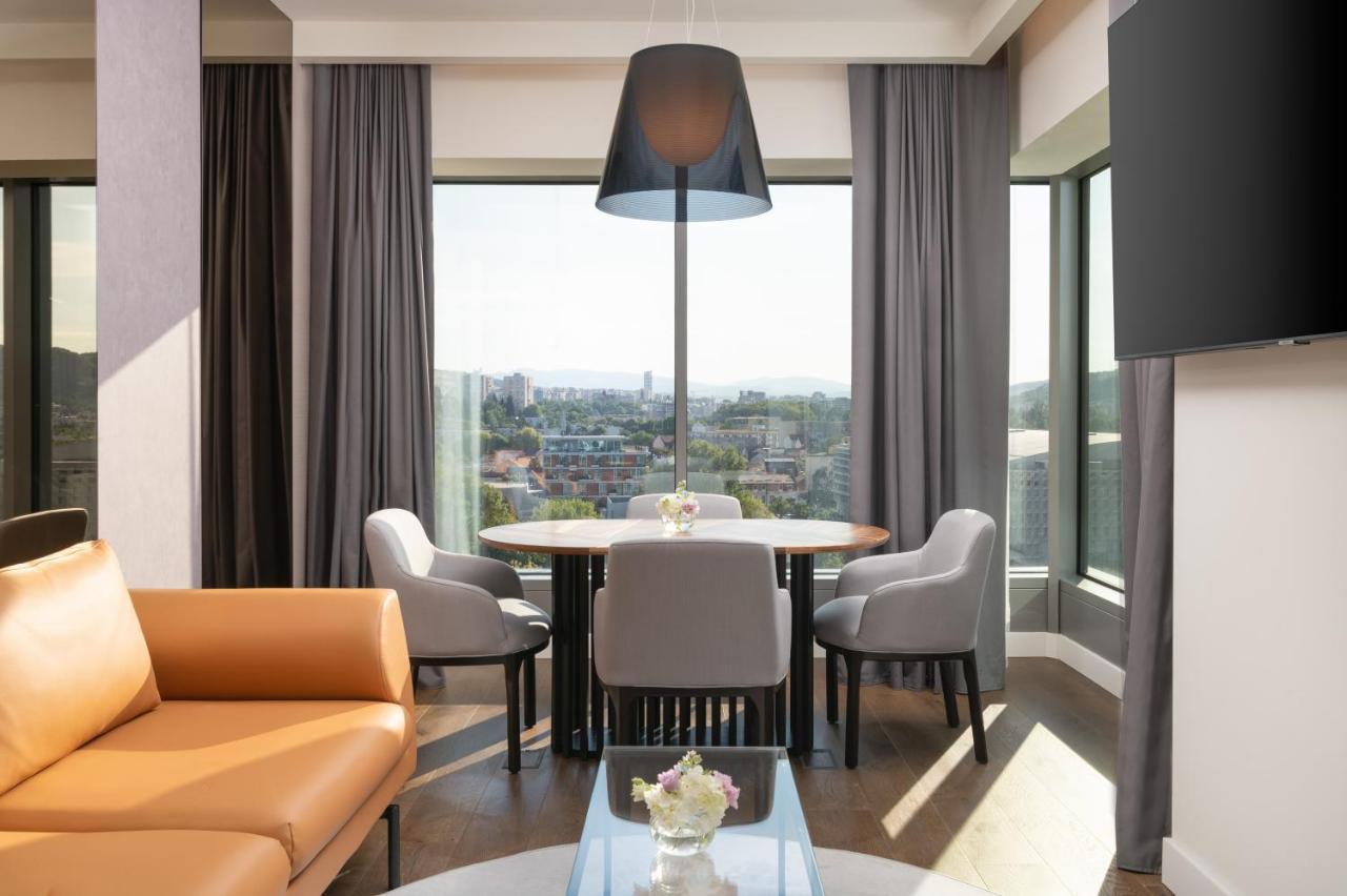 Radisson Blu Hotel, Cluj Экстерьер фото